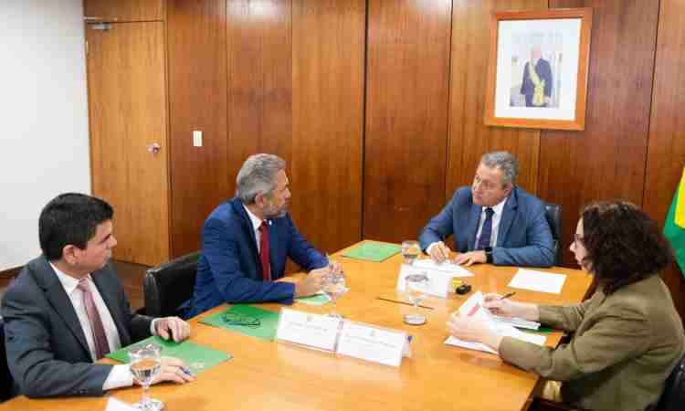Elmano de Freitas reforça articulação por investimentos estratégicos em Brasília
